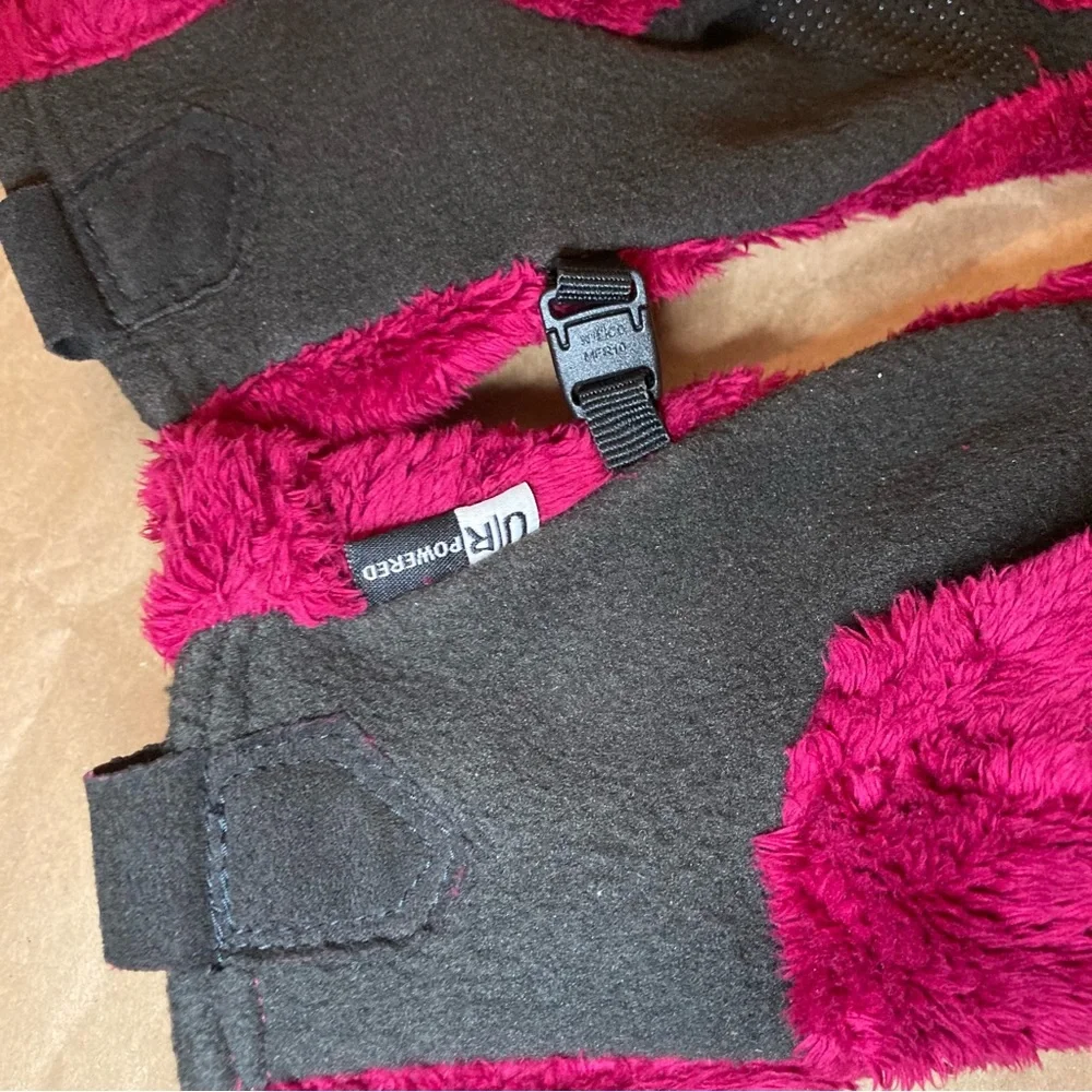 North face gloves